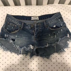 Super cute one teaspoon shorts